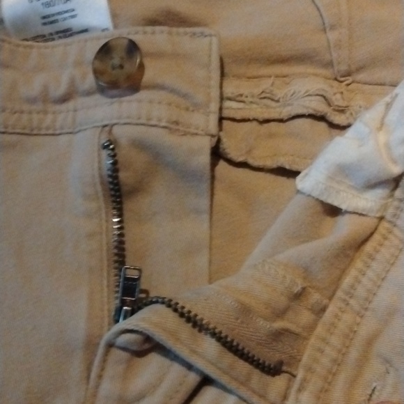Size 6 khakis like new🩵 - Picture 4 of 9
